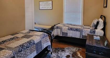 The Steamboat House, Crow's Nest-Bed&Breakfast Style Experience Natchitoches