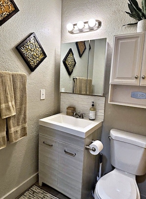 Bathroom - Downtown Gilbert Oasis | Pet Friendly | Walkable (Gilbert)