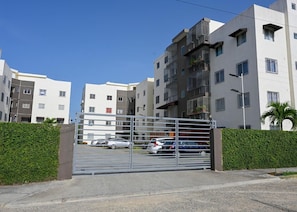 Exterior - Residencial corales del sol (Santo Domingo Este)