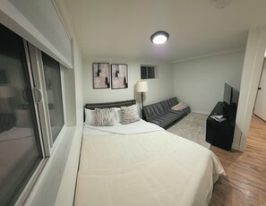 Iron/ironing board, free WiFi, bed sheets - Vrbo Property (Sandy)
