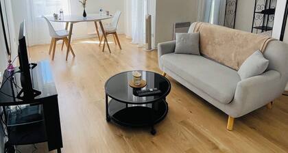 Spacious Room near Paris, Stade de France, and Metro