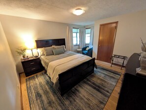 3 bedrooms, iron/ironing board, free WiFi, bed sheets - Charming Broad Ripple Midcentury, Large Fenced in Backyard (Indianapolis)