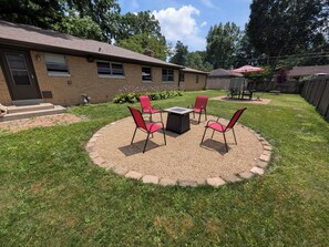 Outdoor dining - Charming Broad Ripple Midcentury, Large Fenced in Backyard (Indianapolis)