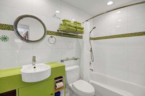 Bathroom - Stylish and fun second floor condo in exciting Palm Springs! (Palm Springs)