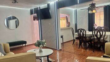 House, 3 Bedrooms, Smoking, Balcony | Dining room