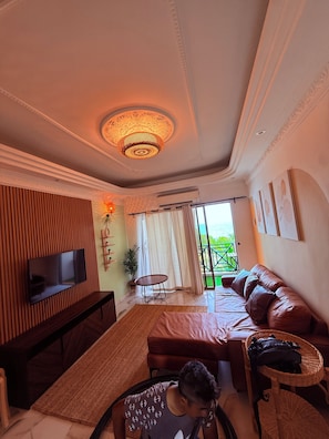 Appartamento, 2 camere da letto, balcone, vista mare | Area soggiorno