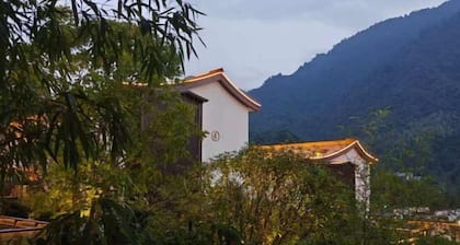 Sanqingshan Junlan Resort Hotel (Eastern Jinsha Cableway)