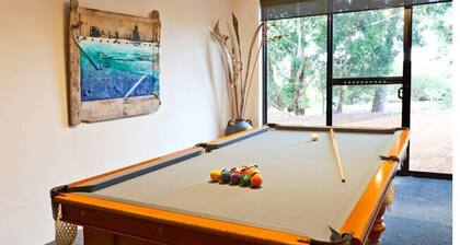 Whitehaven—Stylish Group Retreat with Ocean Views