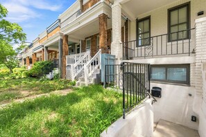 Exterior - Modern 2BR DC Stay near Union Market, NoMa & H Street (Washington)