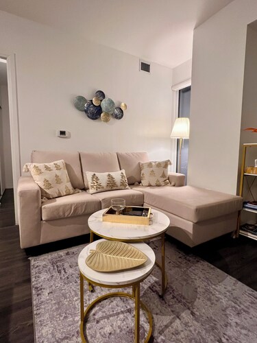 1 Bedroom condo in the heart of Downtown Toronto