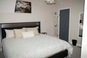 2 bedrooms, iron/ironing board, WiFi, bed sheets - Superb 2-bedroom apartment with AC in vibrant Minneapolis (Minneapolis)
