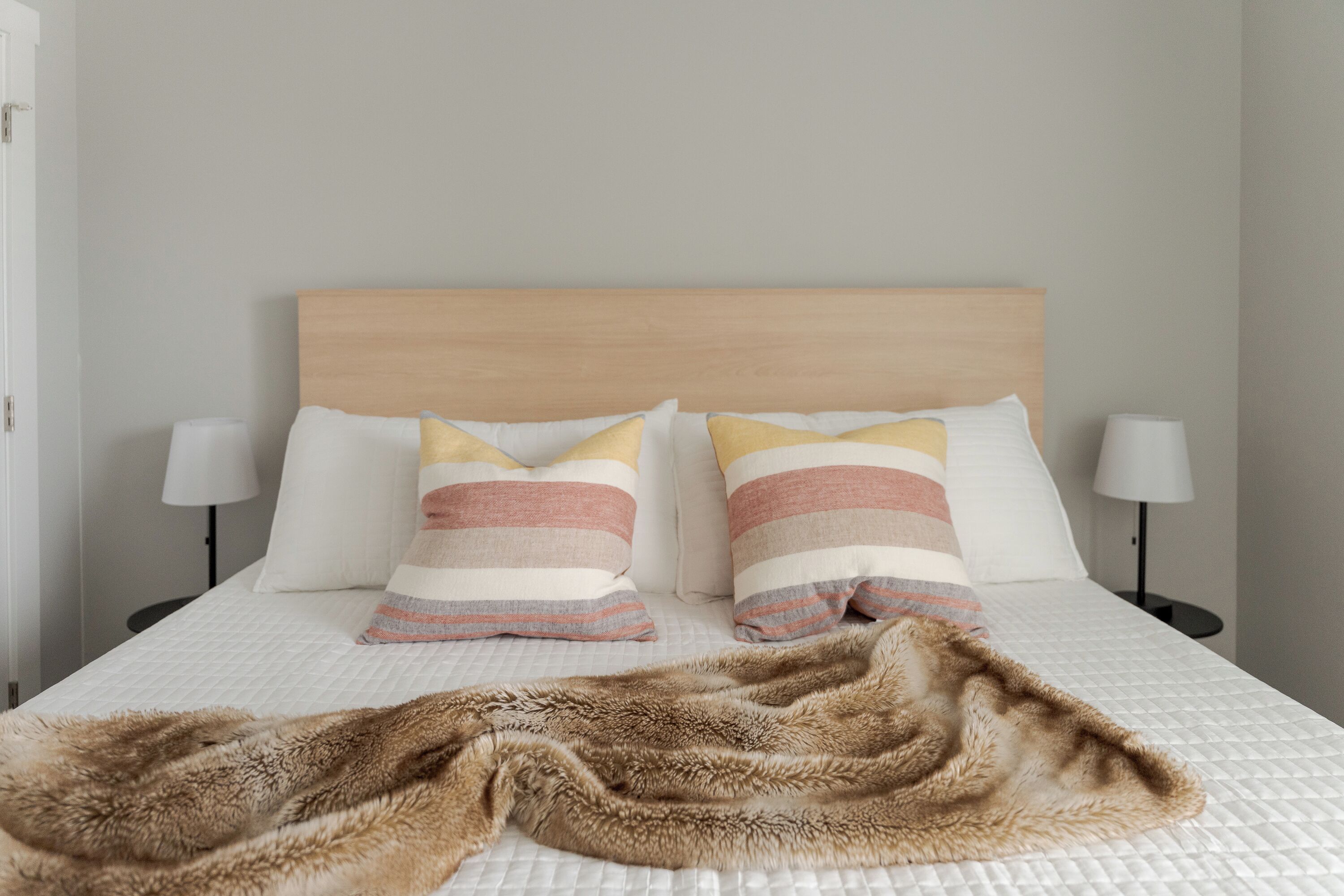 Iron/ironing board, travel crib, WiFi, bed sheets
