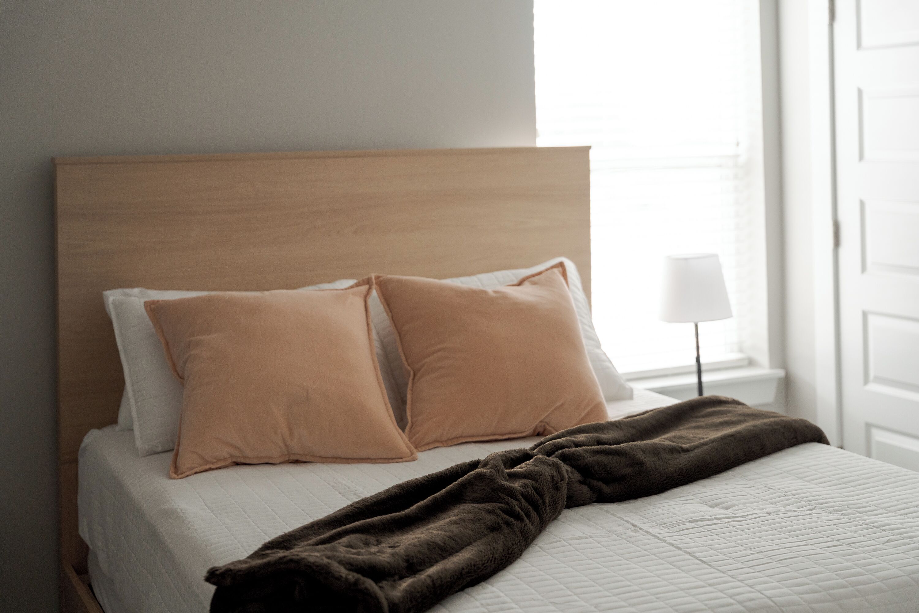 Iron/ironing board, travel crib, WiFi, bed sheets