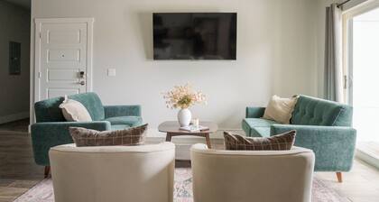 E302: 3BR near UCO | 2 King+ Private Bath Every BR
