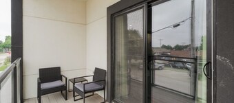 E302: 3BR near UCO | 2 King+ Private Bath Every BR