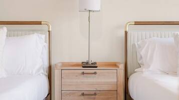 Iron/ironing board, WiFi (free), bed sheets