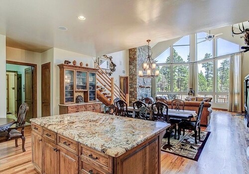 EXECUTIVE LEVEL RETREAT in Happy Jack Az Perfect for families and outdoor lovers