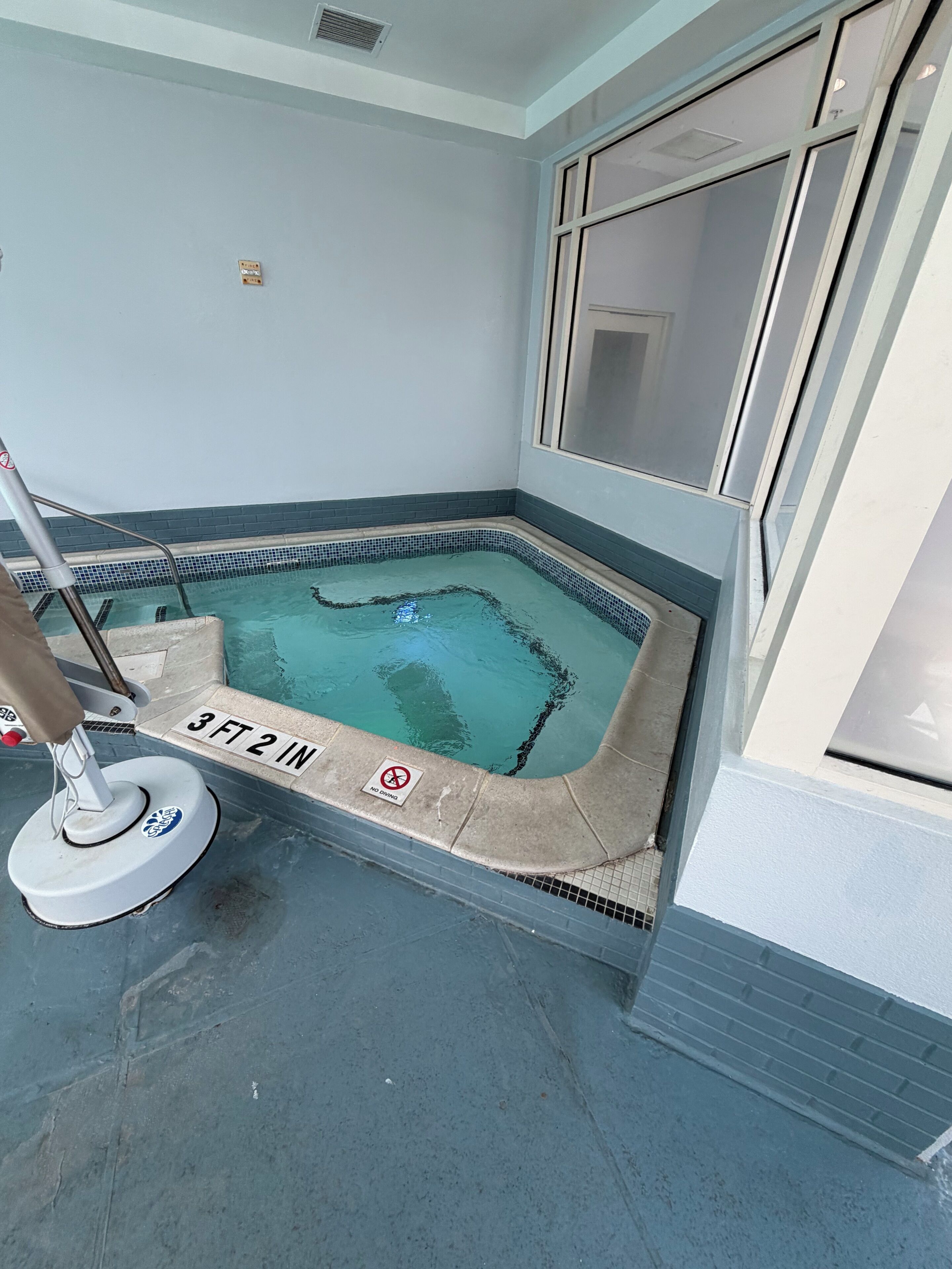Indoor pool, outdoor pool