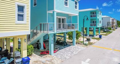 Spacious 3-bedroom condo in lovely Key Largo with Golfcart and Kayaks