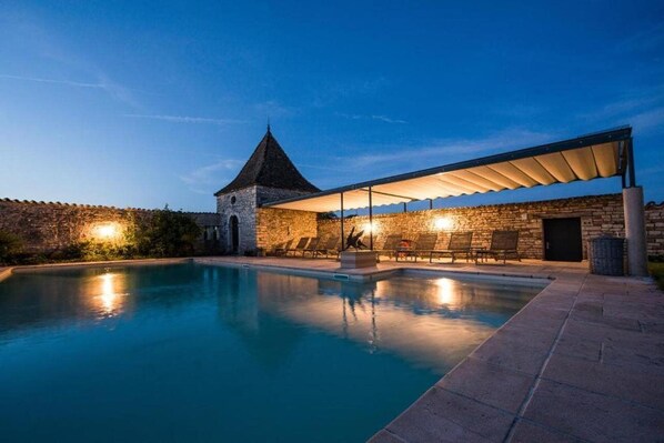 Pool - Le Chateau De Besseuil (Clesse)