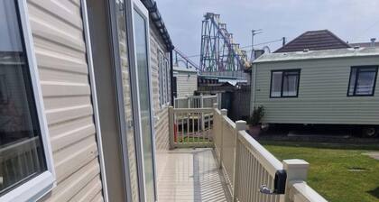 3 Bed Caravan - Sleeps 8 - Free Parking