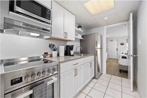 Private kitchen - Oceanfront Condo - Walk to Myrtle Beach Boardwalk (Myrtle Beach)
