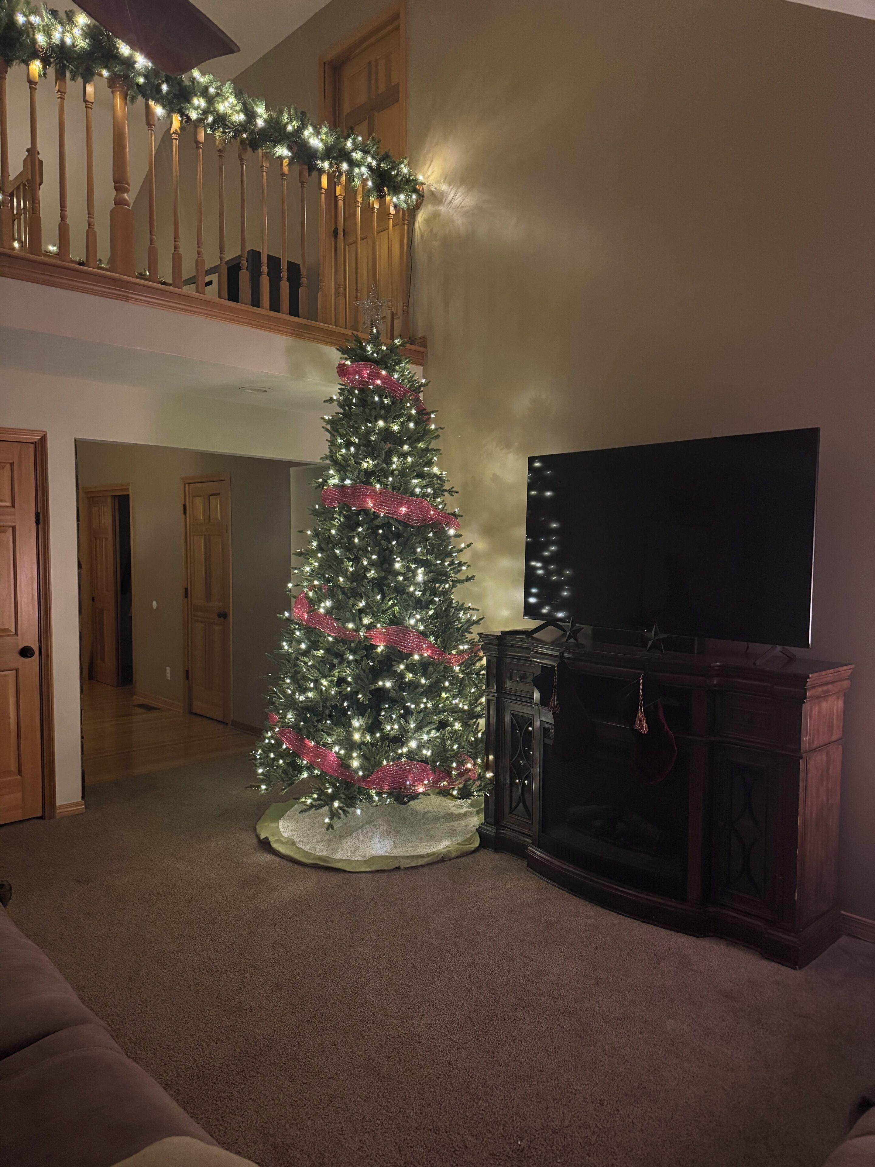 Smart TV, fireplace, DVD player