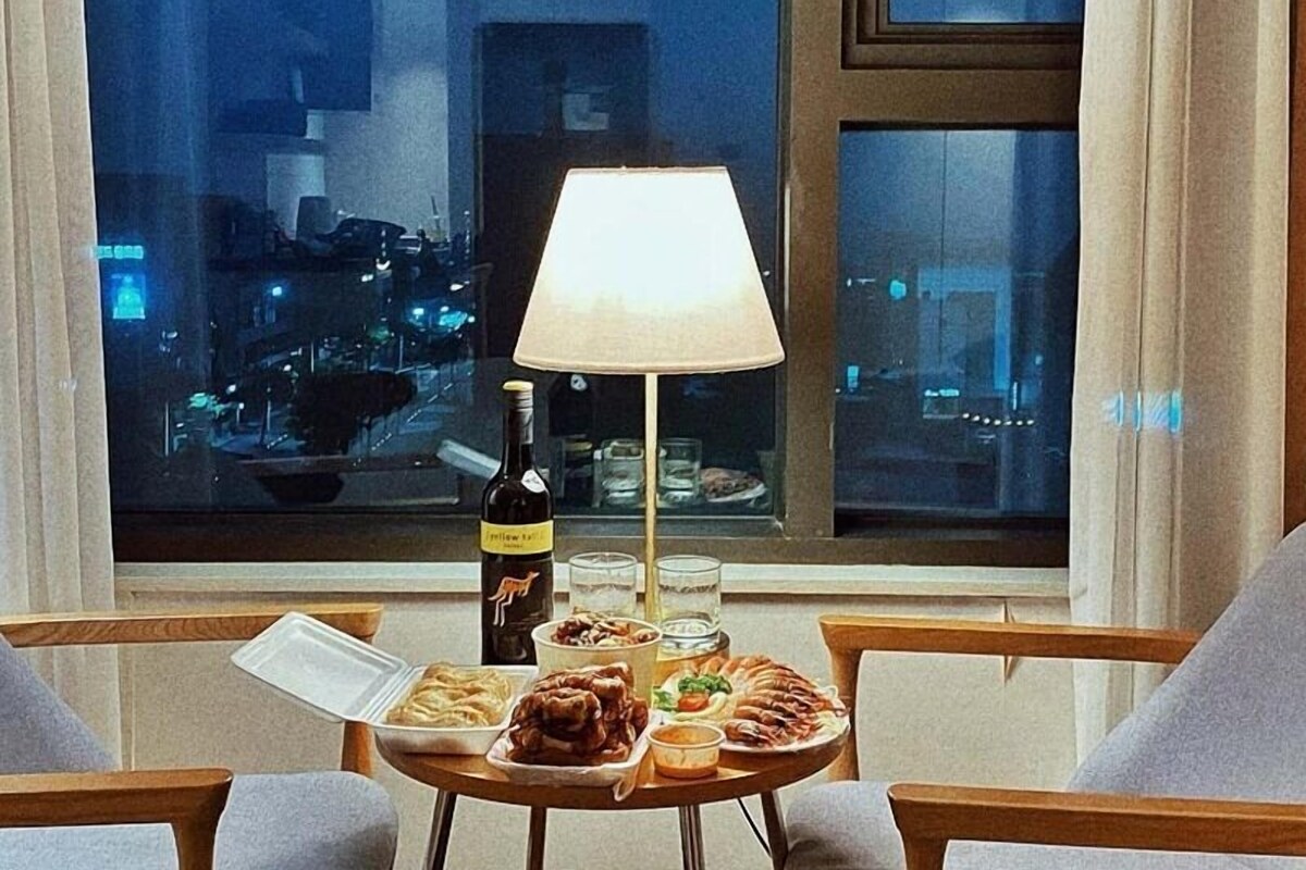 In-room safe, blackout curtains, free WiFi