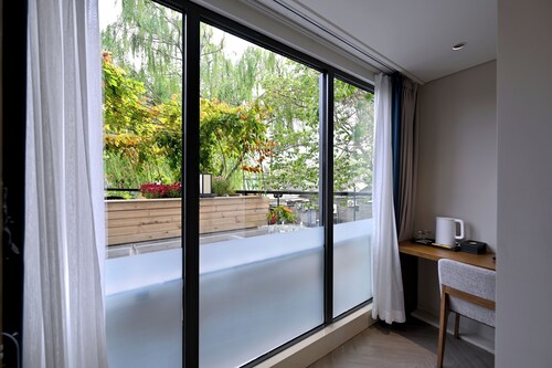 Xihai Bamboo Yard Courtyard 