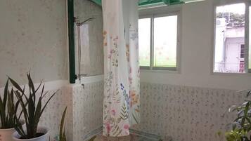 Basic Single Room, Balcony, Garden View | Bathroom