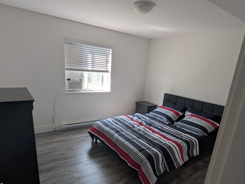Cozy Comfort Meets Convenience – 2BR Suite in Kelowna free parking for 2 vehicle