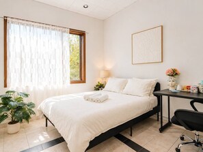 1 chambre, bureau, Wi-Fi gratuit, draps fournis