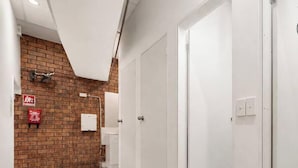 Handtücher, Seife, Shampoo, Toilettenpapier