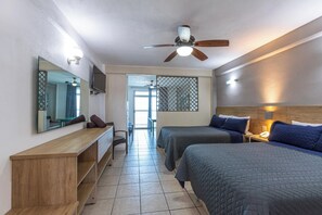 Room - Torreblanca Beach Hotel and Suites Guayabitos - Desayuno y Comida (Rincón de Guayabitos)