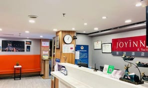 Lobby - Joyinn Hotel (Beijing Tongren Hospital Chong Wen Men Subway Station ) (Beijing)
