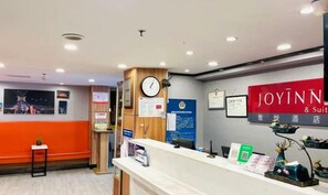 Lobby - Joyinn Hotel (Beijing Tongren Hospital Chong Wen Men Subway Station ) (Beijing)