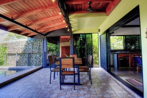 Outdoor dining - Casa Siempre Verde Ocean View (Provincia de Guanacaste)