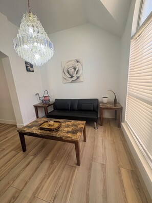 Unclassified image, 5 of 17, button - Beautiful home minutes from DFW airport centrally located in Euless! (Euless)