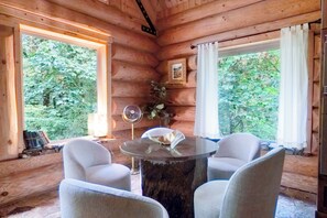 Dining - Luxury Log Cabin Escape Sauna & Epic Views (La Center)