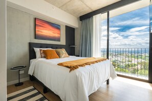 1 slaapkamer, een strijkplank/strijkijzer, wifi, beddengoed