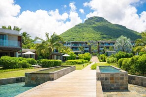 Pool - Manta Cove by Blue Zebra Holidays (Rivière Noire)