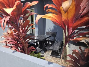 Outdoor dining - 4-bedroom bungalow in tranquil setting (Tambon Choeng Thale)