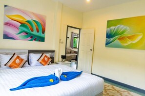 Room - 4-bedroom bungalow in tranquil setting (Tambon Choeng Thale)