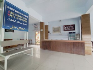 Lobby - Collection O near Adisutjipto Airport (Yogyakarta)