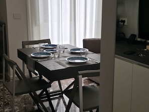 Luxury Suite, Ensuite | Dining