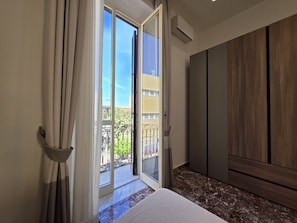 Luxury Suite, Ensuite | Balcony view