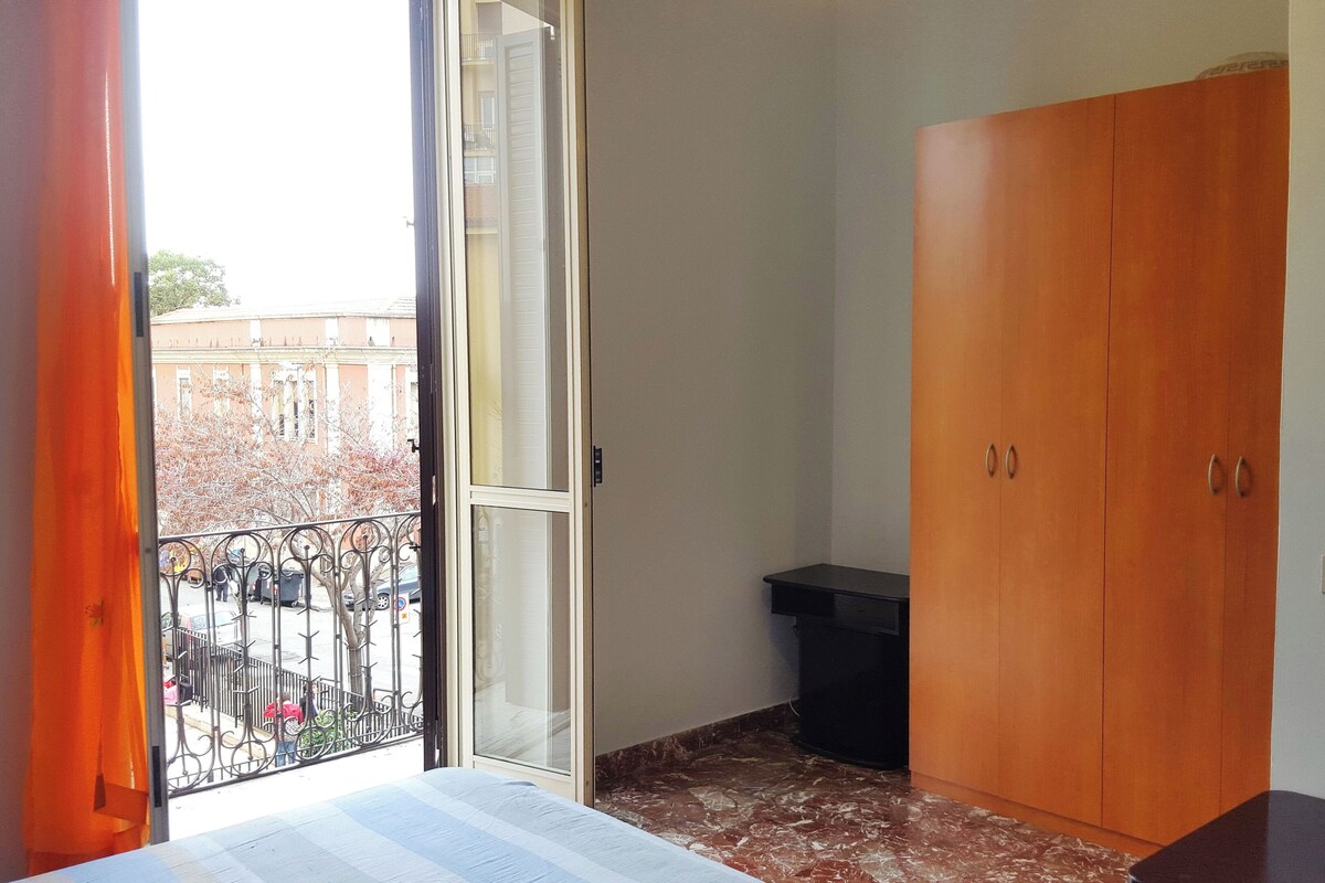 Comfort Suite | In-room safe, blackout curtains, iron/ironing board, free WiFi