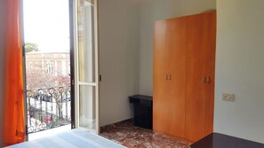 Comfort Suite | In-room safe, blackout curtains, iron/ironing board, free WiFi - Domus Arconti (Reggio Calabria)