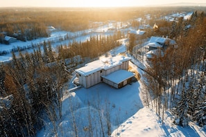 Exterior - Santa`s Timber Haus • Sleeps 13 • Aurora Decks (North Pole)