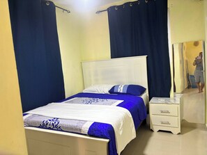 Room - Comfortable apartment next to Ave España (Santo Domingo Este)